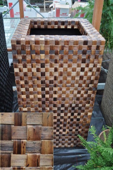 Rozměry:60x60x110cm
Materiál:přírodní-dřevo
Barevné provedení:černé, hnědé 
